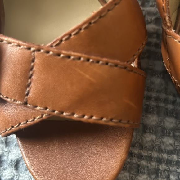 🆕 Michael Kors Leather Heel with Gold Buckle Toe - Picture 12 of 14